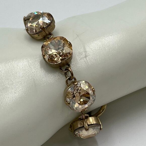 Catherine Popesco France 
12mm Champagne Cushion Cut Crystal Goldtone Bracelet - Picture 1 of 12